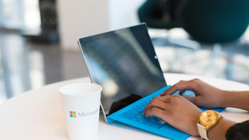 Unlock Productivity with Microsoft Office 365: Why It's a Must-Have for Your Business and Personal Use